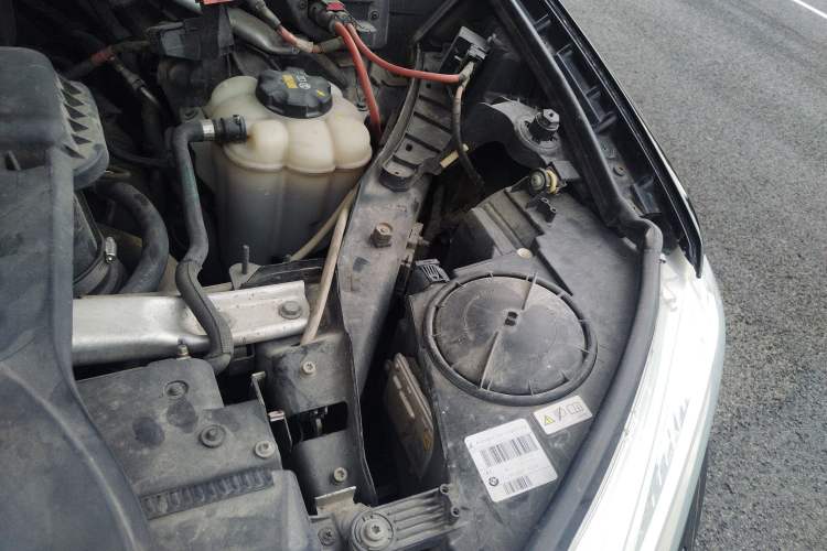 Used BMW X5 2015 xDrive28i Engine Bay Left