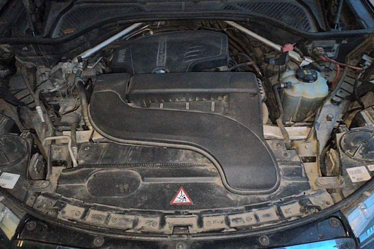 Used BMW X5 2015 xDrive28i Engine Bay