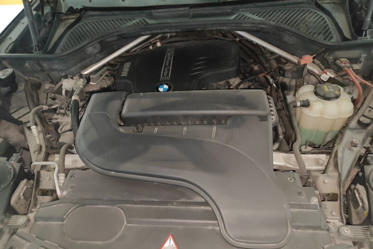 Used BMW X5 2015 xDrive28i Engine Bay