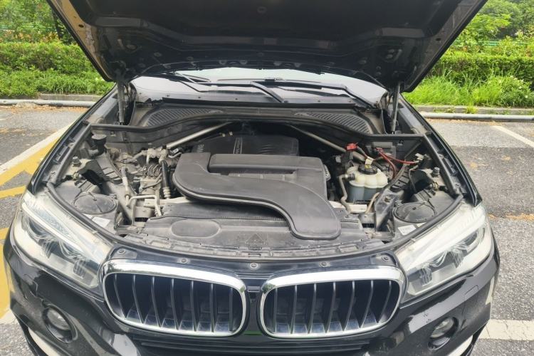 Used BMW X5 2015 xDrive28i Engine Bay