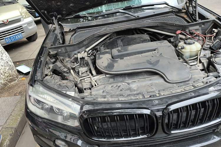 Used BMW X5 2015 xDrive28i Engine Bay Right