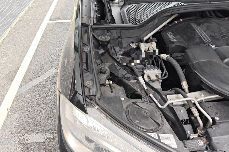 Used BMW X5 2015 xDrive28i Engine Bay Right
