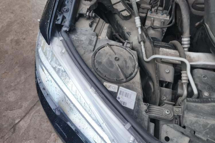 Used BMW X5 2015 xDrive28i Engine Bay Right