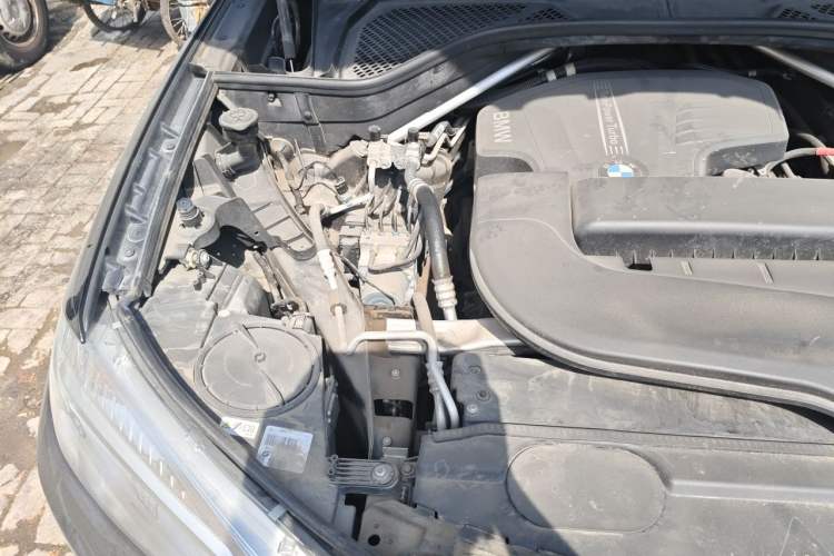 Used BMW X5 2015 xDrive28i Engine Bay Right