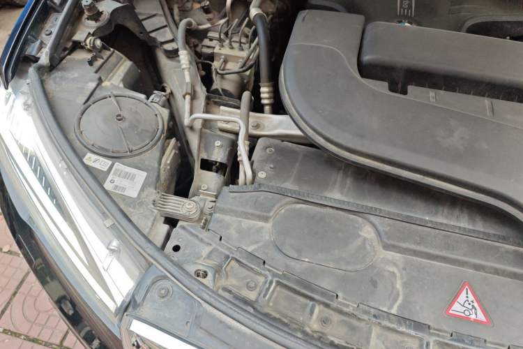 Used BMW X5 2015 xDrive28i Engine Bay Right