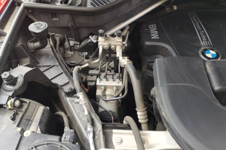 Used BMW X5 2015 xDrive28i Engine Bay Right