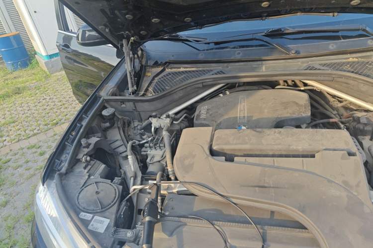 Used BMW X5 2015 xDrive28i Engine Bay Right