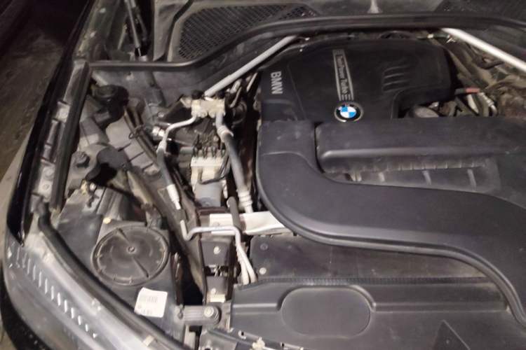 Used BMW X5 2015 xDrive28i Engine Bay Right