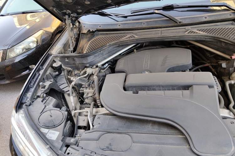 Used BMW X5 2015 xDrive28i Engine Bay Right