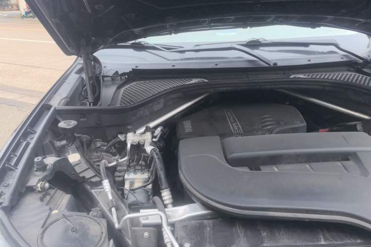 Used BMW X5 2015 xDrive28i Engine Bay Right
