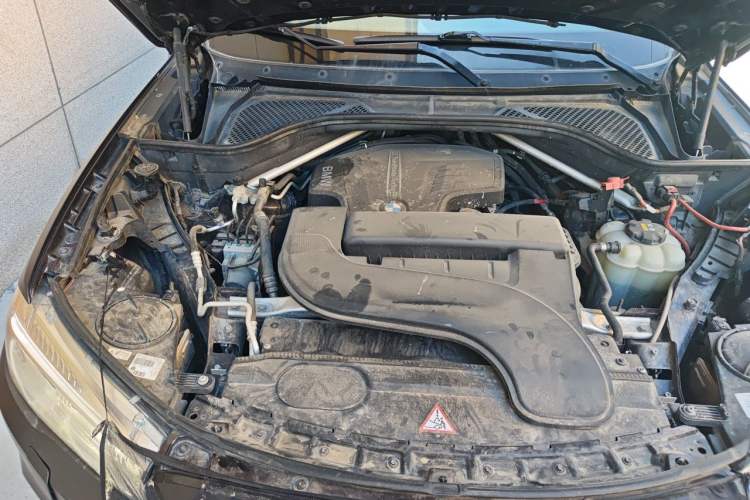 Used BMW X5 2015 xDrive28i Engine Bay Right