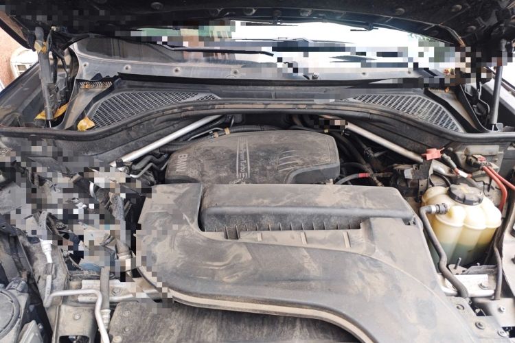 Used BMW X5  Engine Bay