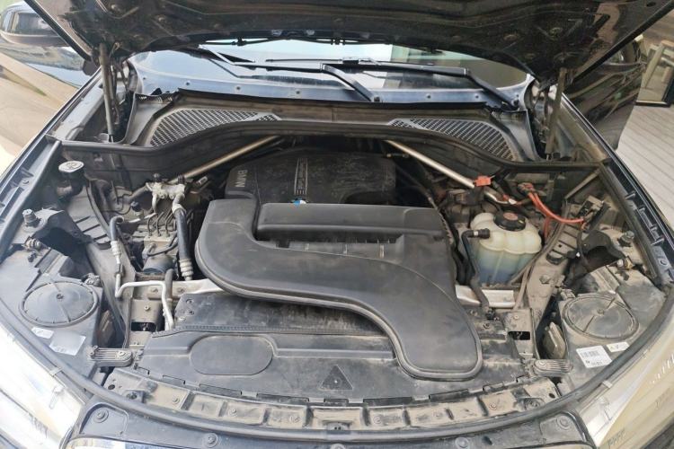 Used BMW X5 2015 xDrive28i Engine Bay