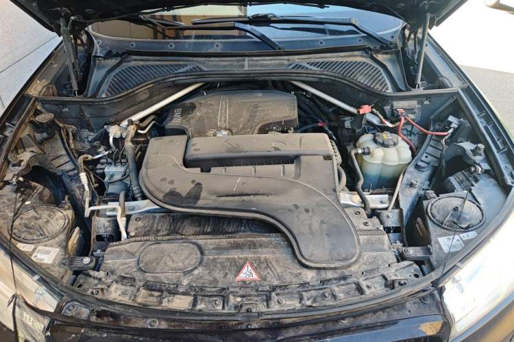 Used BMW X5 2015 xDrive28i Engine Bay