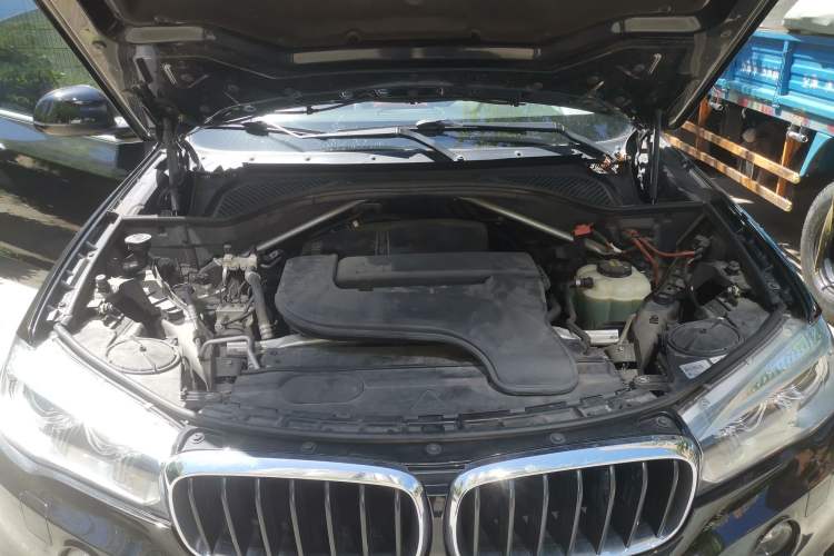 Used BMW X5 2015 xDrive28i Engine Bay