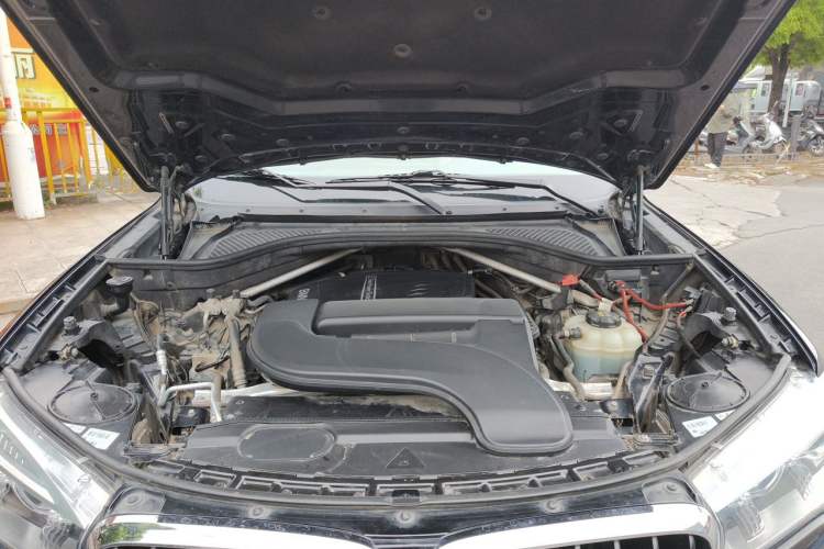 Used BMW X5 2015 xDrive28i Engine Bay