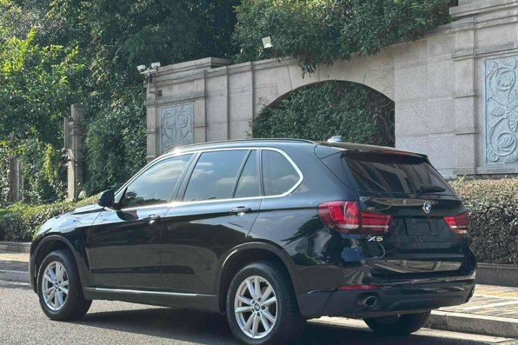 Used BMW X5 2015 xDrive28i Exterior 2