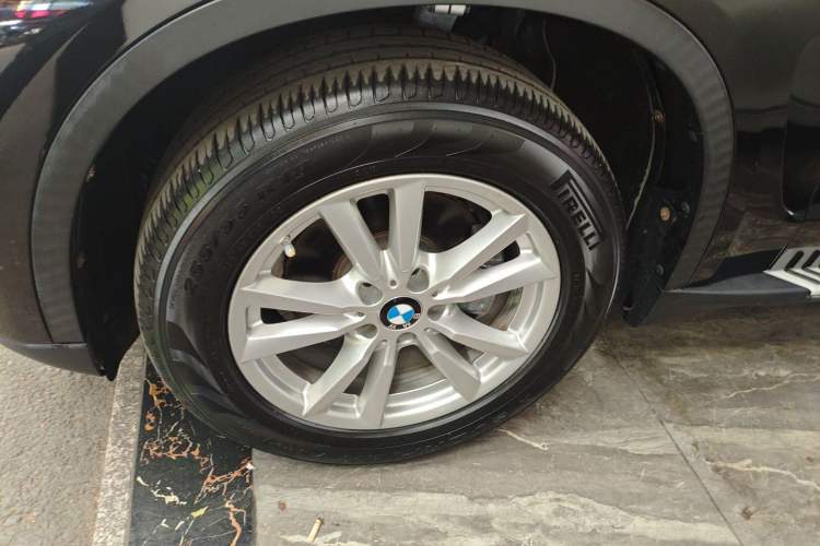Used BMW X5 2015 xDrive28i Exterior 3