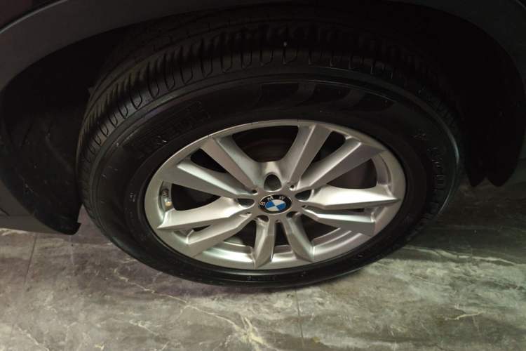 Used BMW X5 2015 xDrive28i Exterior 4