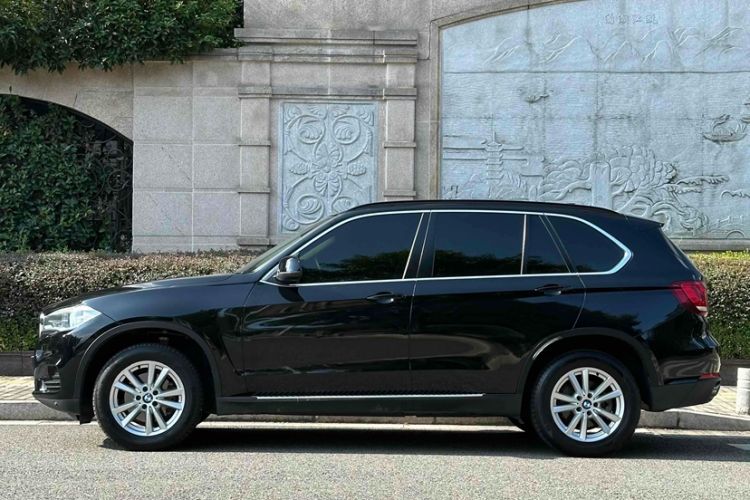 Used BMW X5 2015 xDrive28i Exterior 5