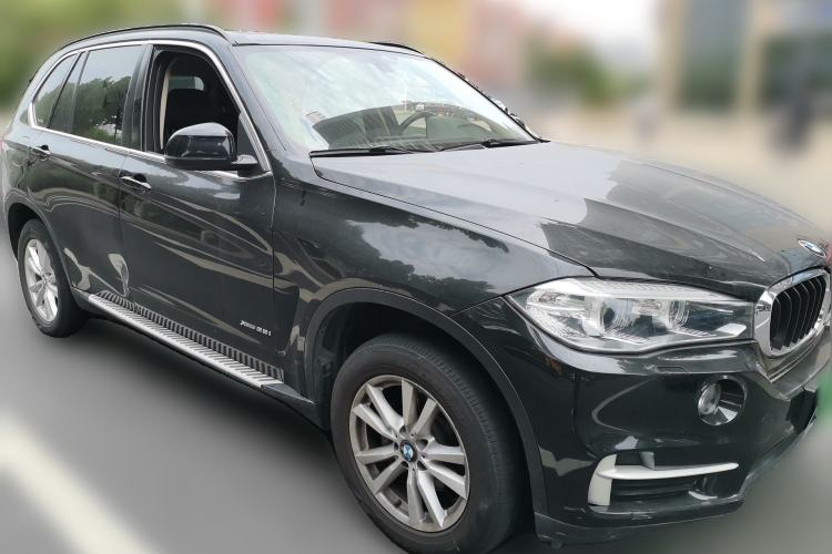 Used BMW X5 2015 xDrive28i Front Right 45 Deg