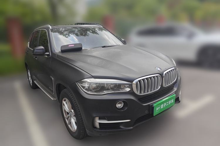 Used BMW X5 2015 xDrive35i Middle East version Front Right 45 Deg