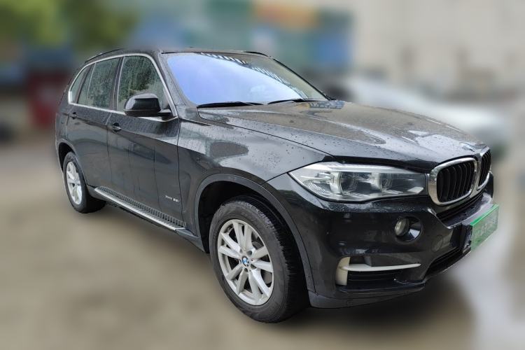 Used BMW X5 2015 xDrive28i Front Right 45 Deg