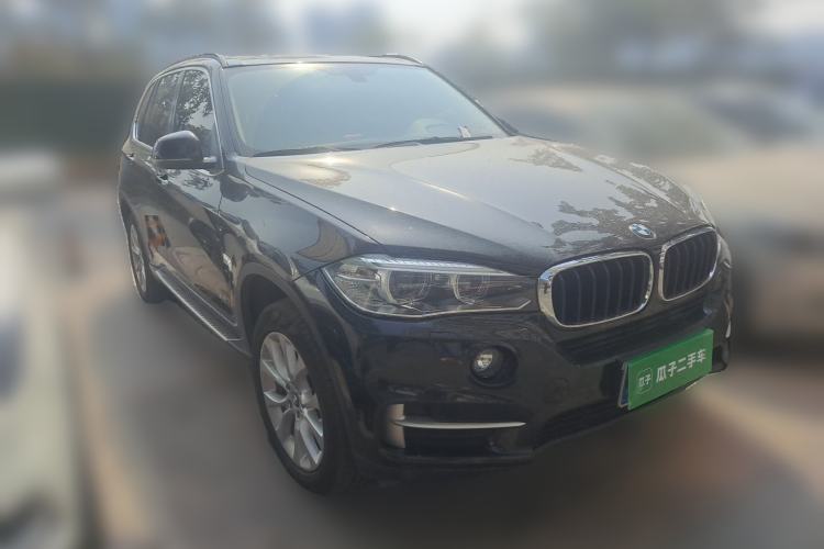 Used BMW X5 2015 xDrive28i Front Right 45 Deg