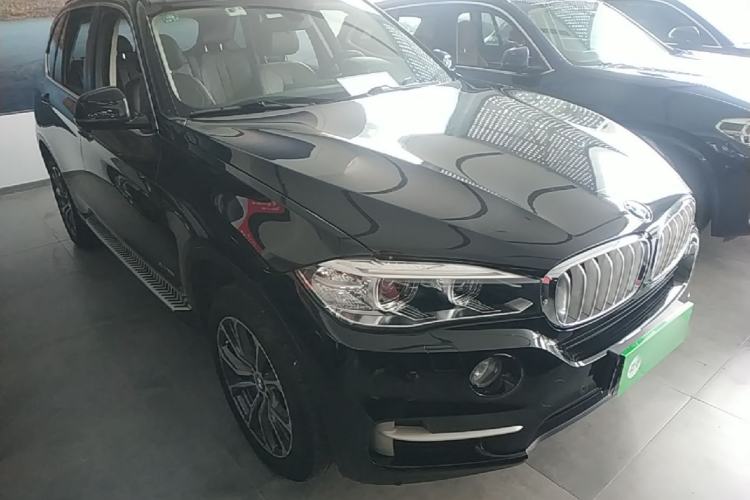 Used BMW X5 2015 xDrive28i Front Right 45 Deg