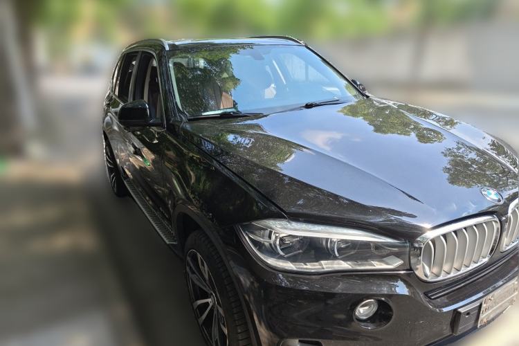 Used BMW X5 2015 xDrive35i Middle East version Front Right 45 Deg