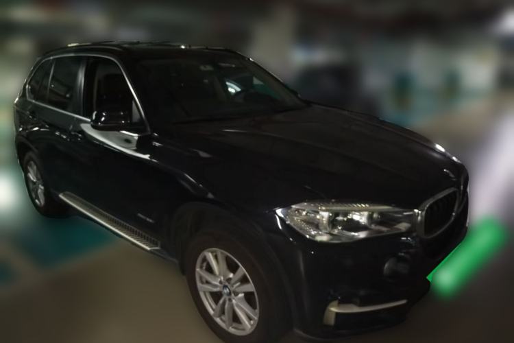 Used BMW X5 2015 xDrive28i Front Right 45 Deg