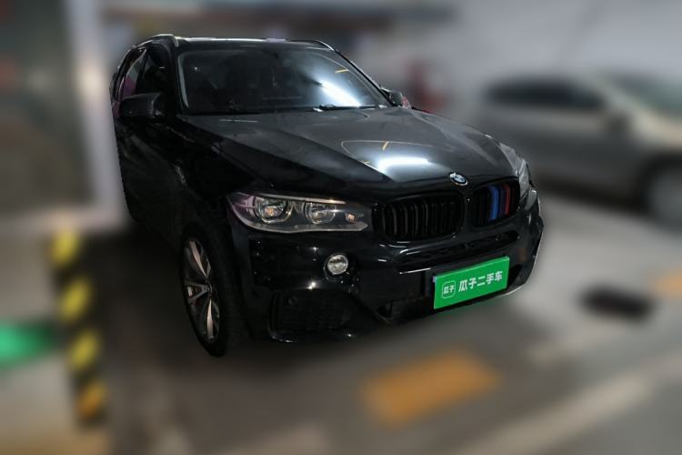 Used BMW X5 2015 xDrive35i U.S. specification Front Right 45 Deg