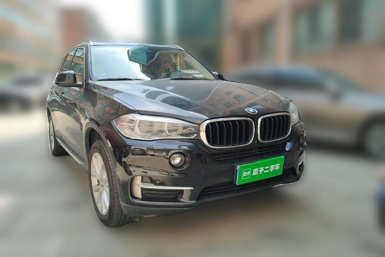 Used BMW X5  Front Right 45 Deg