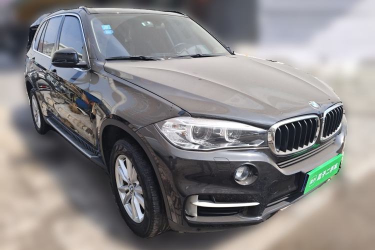 Used BMW X5 2015 xDrive28i Front Right 45 Deg