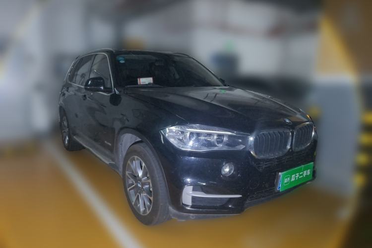 Used BMW X5  Front Right 45 Deg