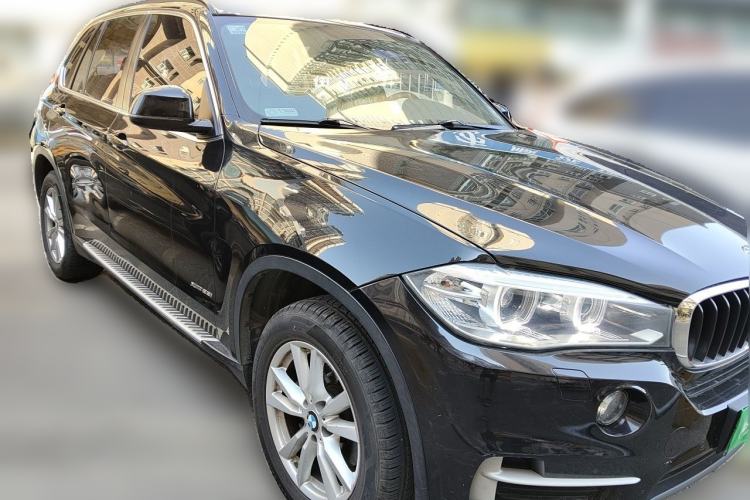 Used BMW X5 2015 xDrive28i Front Right 45 Deg