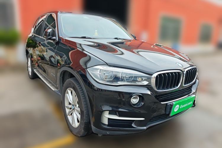 Used BMW X5 2015 xDrive35i Middle East version Front Right 45 Deg