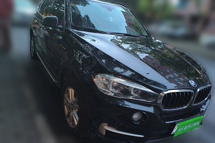 Used BMW X5 2015 xDrive28i Front Right 45 Deg