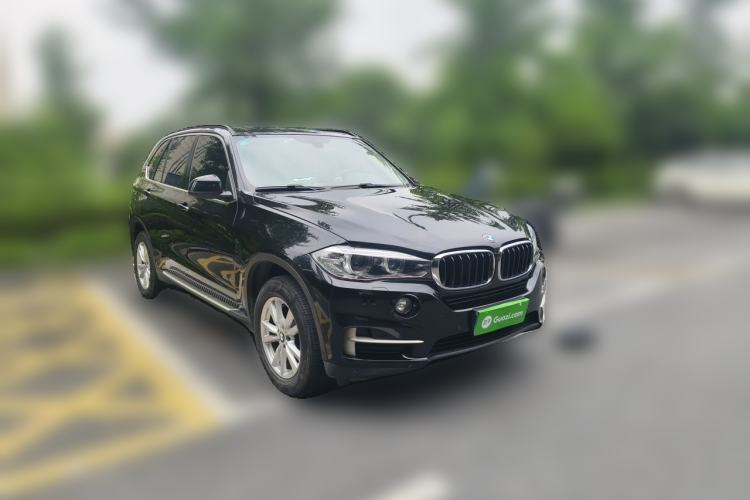 Used BMW X5 2015 xDrive28i Front Right 45 Deg