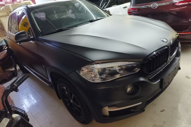 Used BMW X5 2015 xDrive28i Front Right 45 Deg