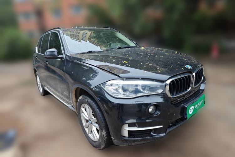Used BMW X5 2015 xDrive28i Front Right 45 Deg