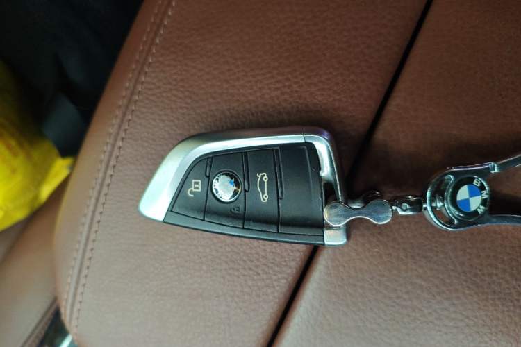 Used BMW X5 2015 xDrive28i Interior 1