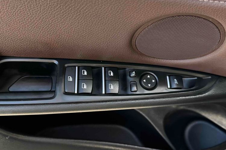 Used BMW X5 2015 xDrive28i Interior 11