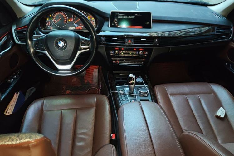 Used BMW X5 2015 xDrive28i Interior 2