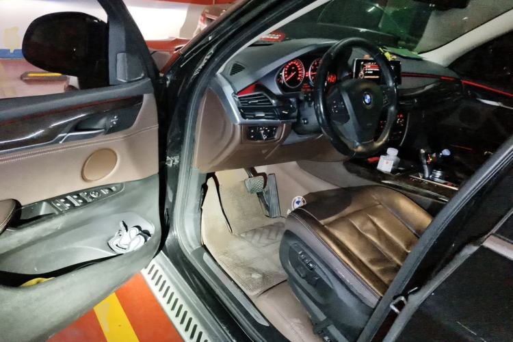 Used BMW X5 2015 xDrive28i Interior 3