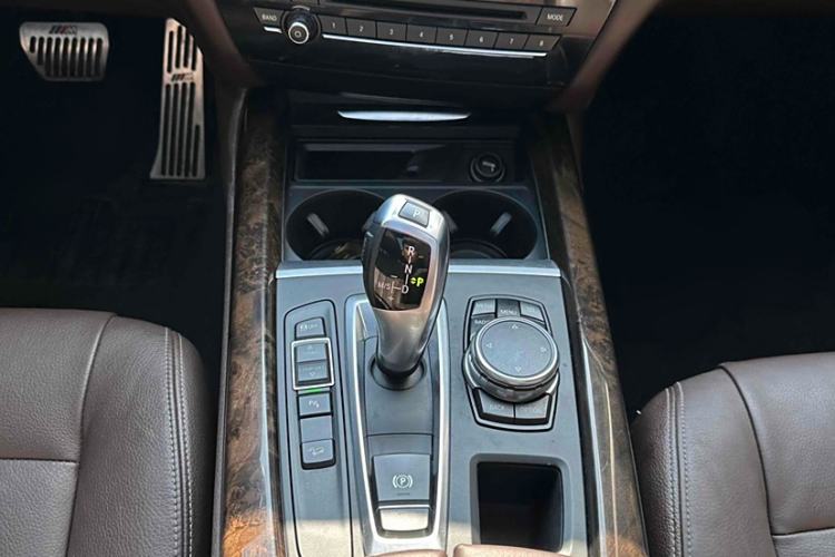 Used BMW X5 2015 xDrive28i Interior 7