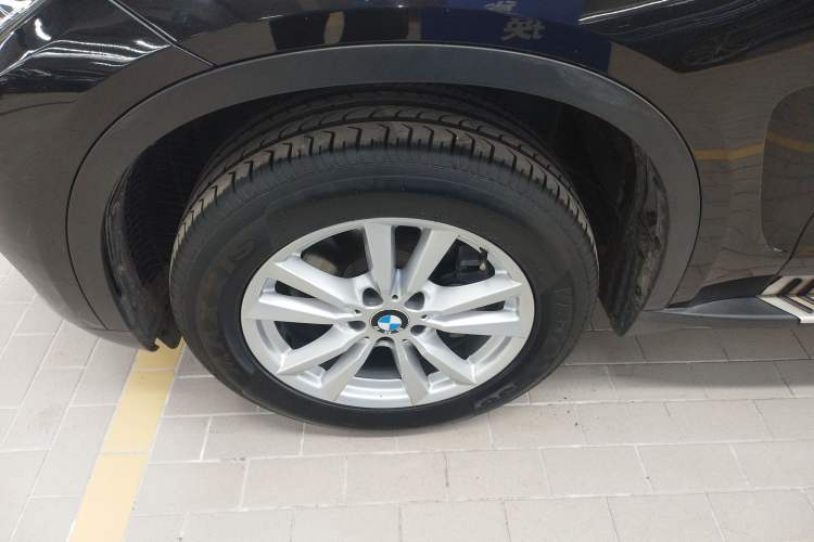 Used BMW X5 2015 xDrive28i Left Front Wheel Hub