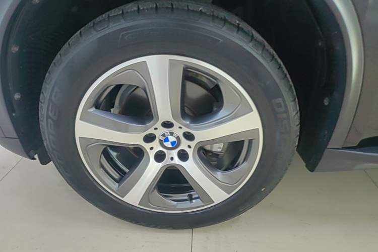 Used BMW X5 2015 xDrive35i U.S. specification Left Front Wheel Hub