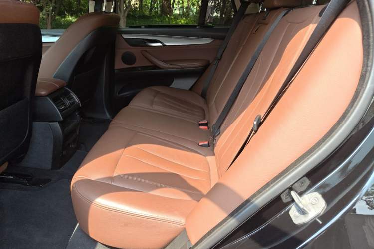 Used BMW X5 2015 xDrive35i Middle East version Left Rear Seat