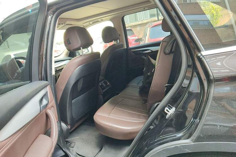 Used BMW X5  Left Rear Seat